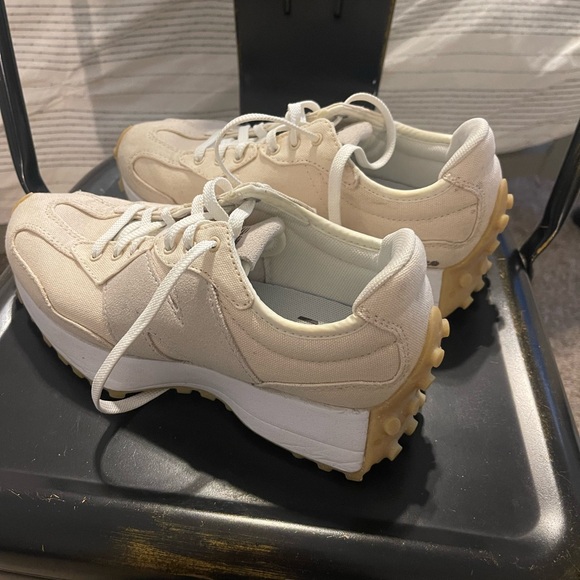 New Balance 327 Women's Cream Sneakers - Picture 3 of 5